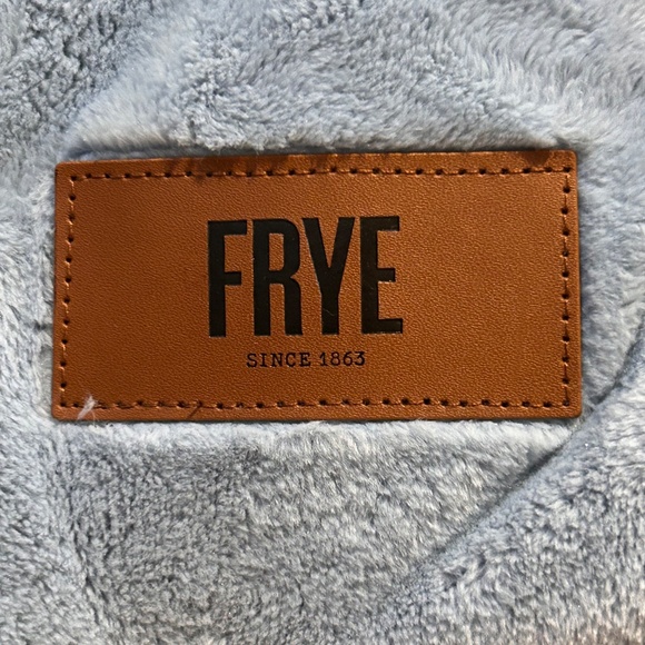 NWTS FRYE  Silky Soft Baby Blue Full / Queen 90" X 90" Plush Blanket - Picture 5 of 7